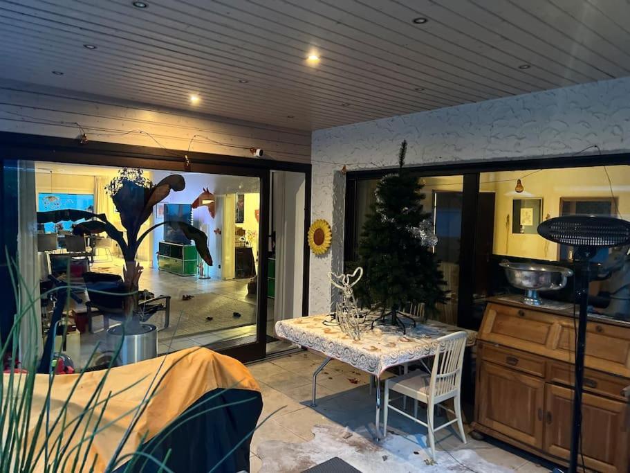 Villa Casa Blanca Mit Privatem Schwimmbad 26 Grad Und Sauna Duisburg Exterior foto
