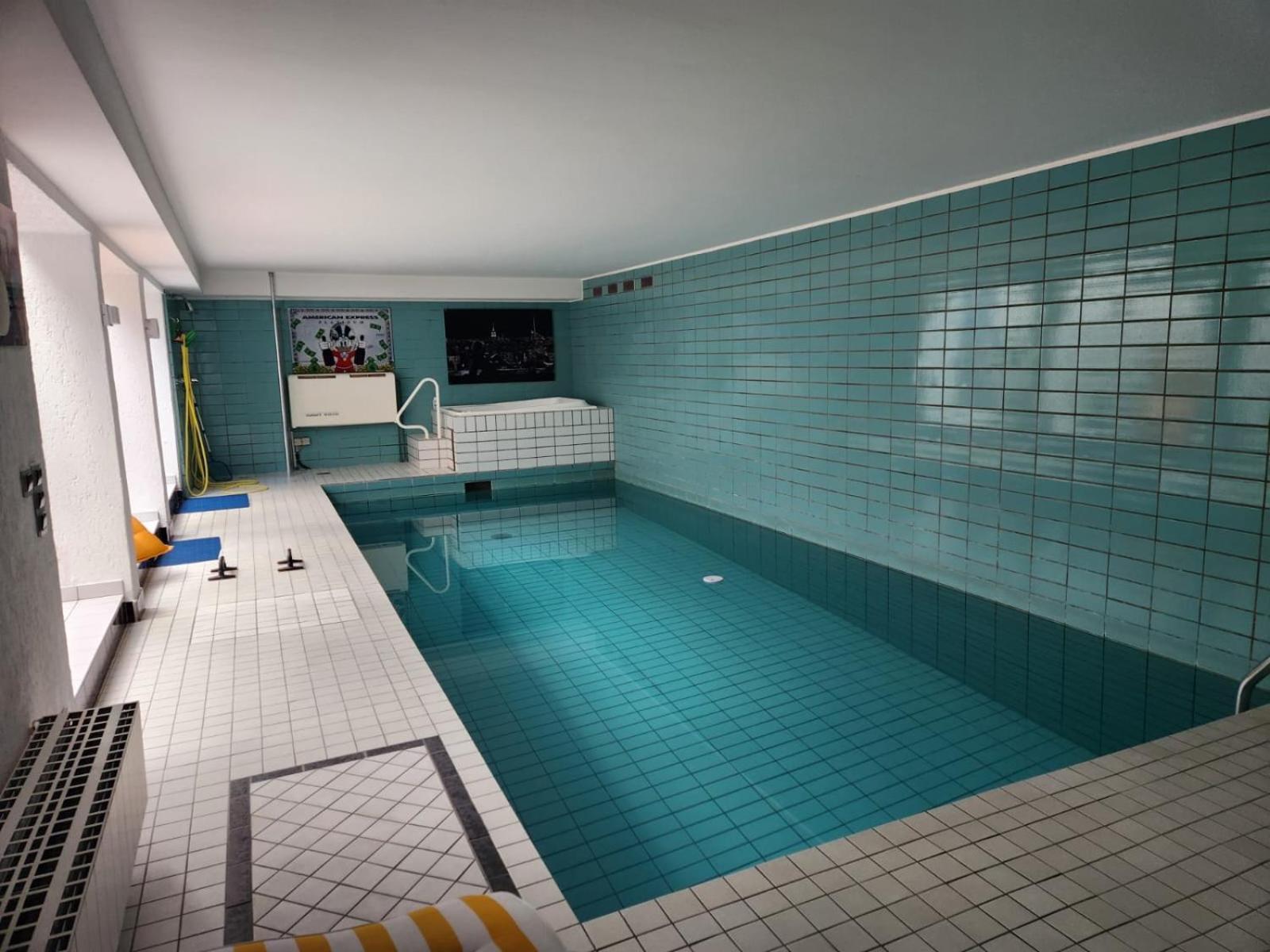 Villa Casa Blanca Mit Privatem Schwimmbad 26 Grad Und Sauna Duisburg Exterior foto