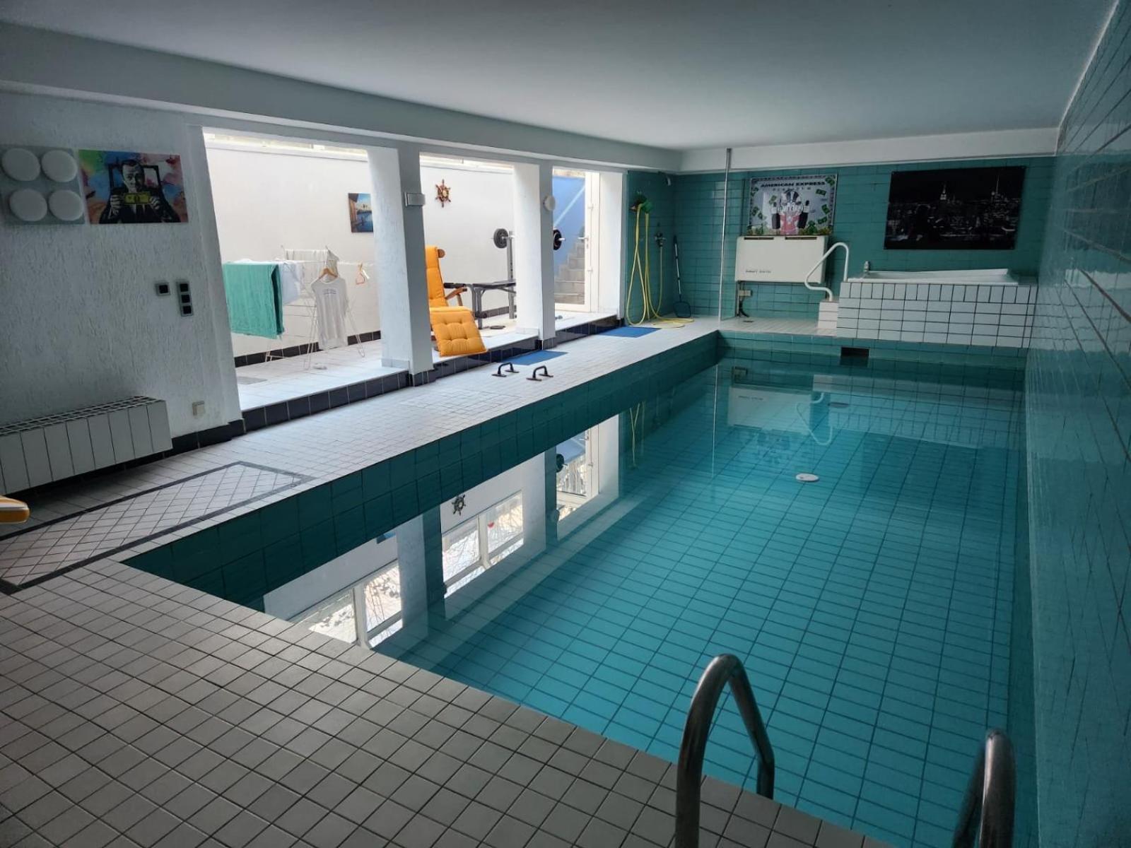 Villa Casa Blanca Mit Privatem Schwimmbad 26 Grad Und Sauna Duisburg Exterior foto